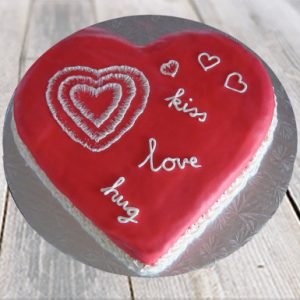 red_velvet_valentine_heart_shape_cake_