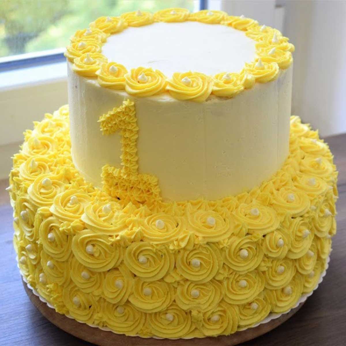 Vanilla 2 Tier Creamy Cake